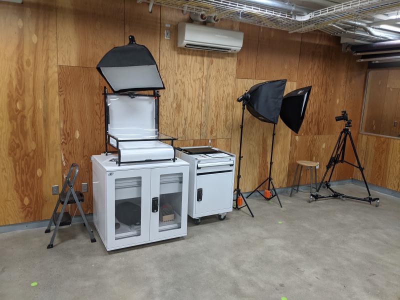think[box] photo stand